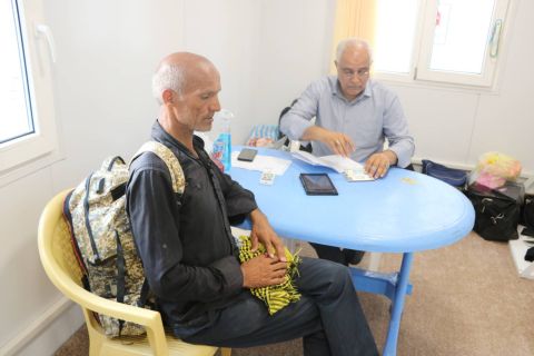 خدمات ابن سبیل کمیته امداد ایلام به زائران در راه مانده در مرز مهران