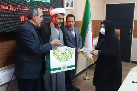 مراسم گرامیداشت روز زن در کمیته امداد ایلام
